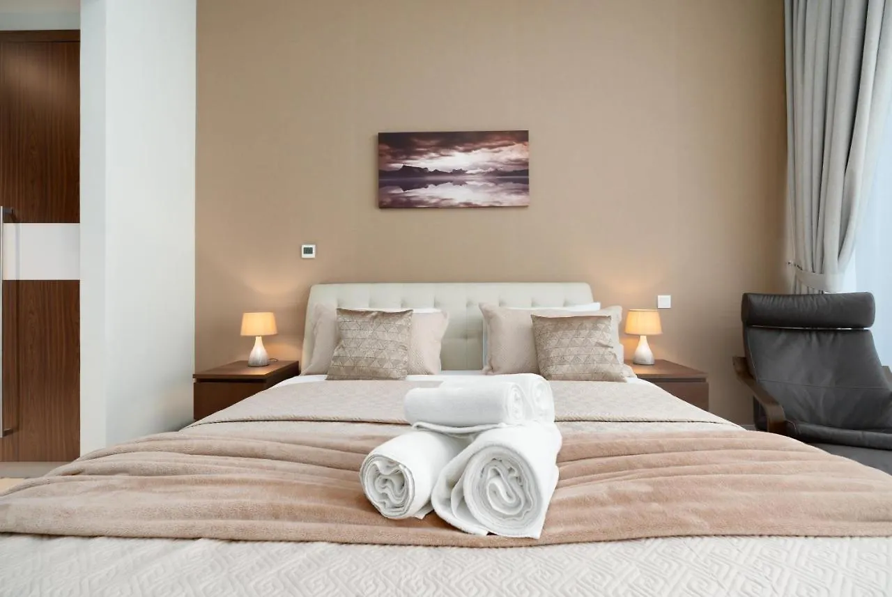 דירה דובאי Ultimate Stay - 3 Beds - Scenic Panoramic Views - Right At Metro Station - 5-10Min To Sea, Burj Khalifa, Old Town, Downtown - 15Min From Airport