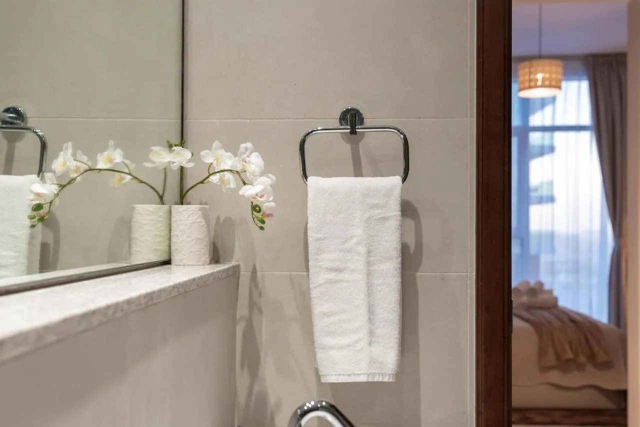 דובאי Ultimate Stay - 3 Beds - Scenic Panoramic Views - Right At Metro Station - 5-10Min To Sea, Burj Khalifa, Old Town, Downtown - 15Min From Airport 0*,  איחוד האמירויות הערביות